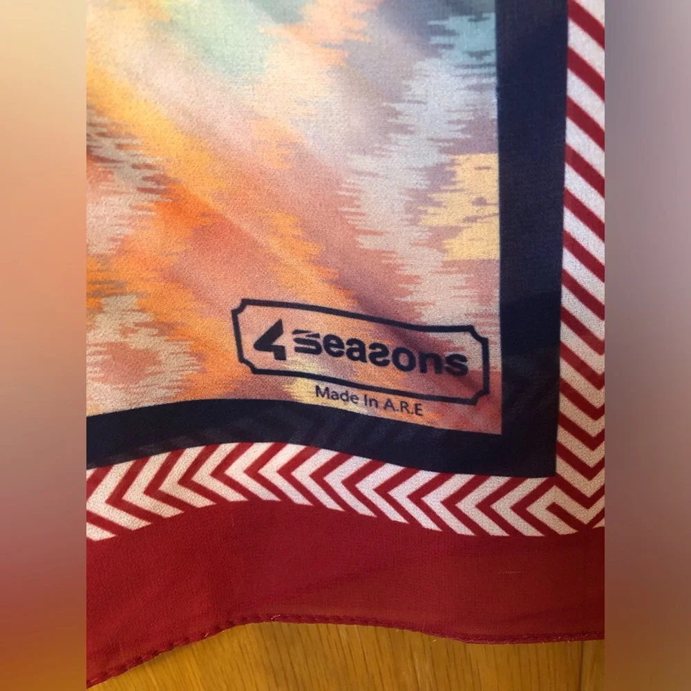 Vintage 4 Seasons Scarf Wrap Geometric Pattern - Picture 3 of 4